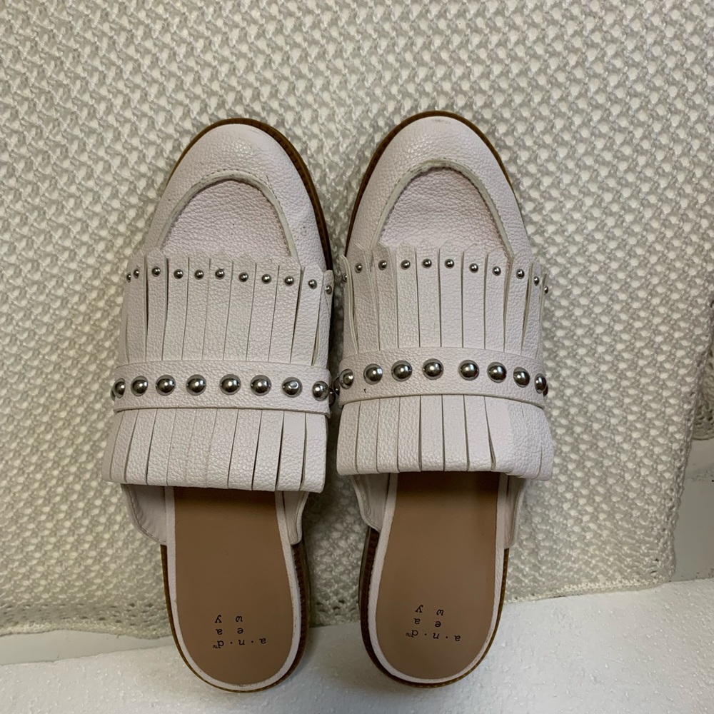 Mules like new Size 8 *A New Day*